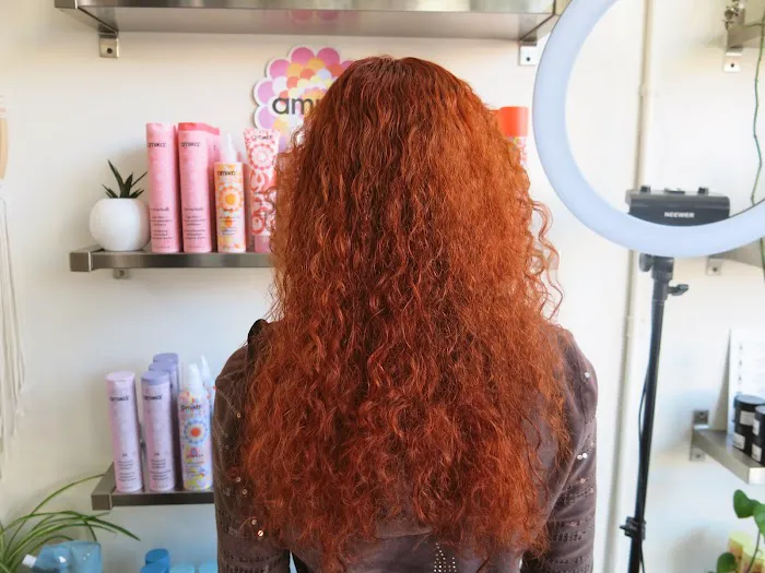 Chicago Avenue Salon Picture 10