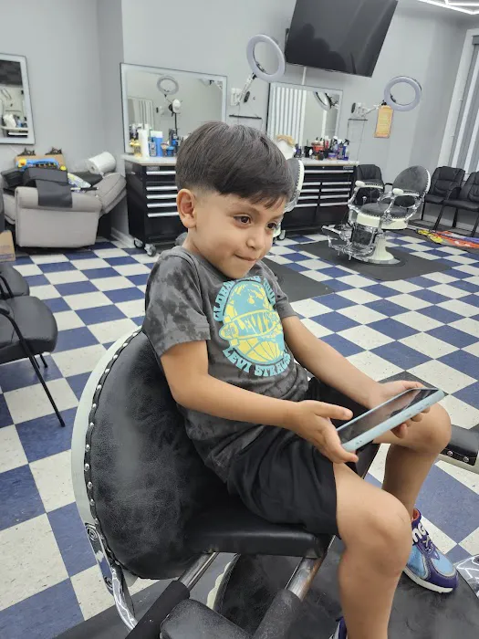 Lalo’s Barbershop Picture 8