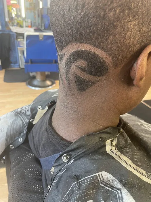 PROPER CHOP CUTS & STYLES LLC Picture 5