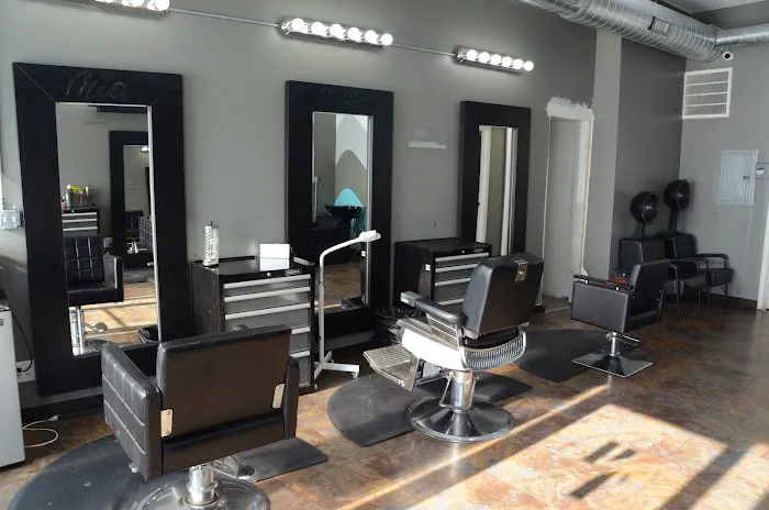 Hair Trendsetters Beauty & Barber Shop Picture 5