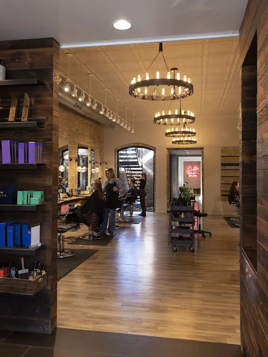 Sine Qua Non Salon Picture 6