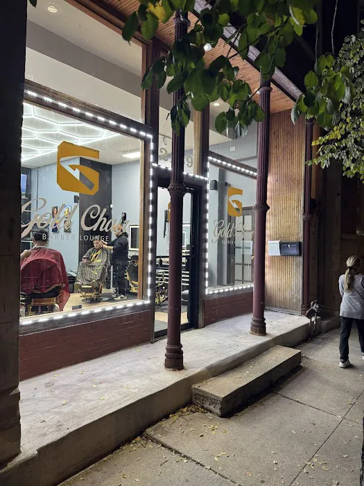 Gold Chair Barber Lounge. Picture 5