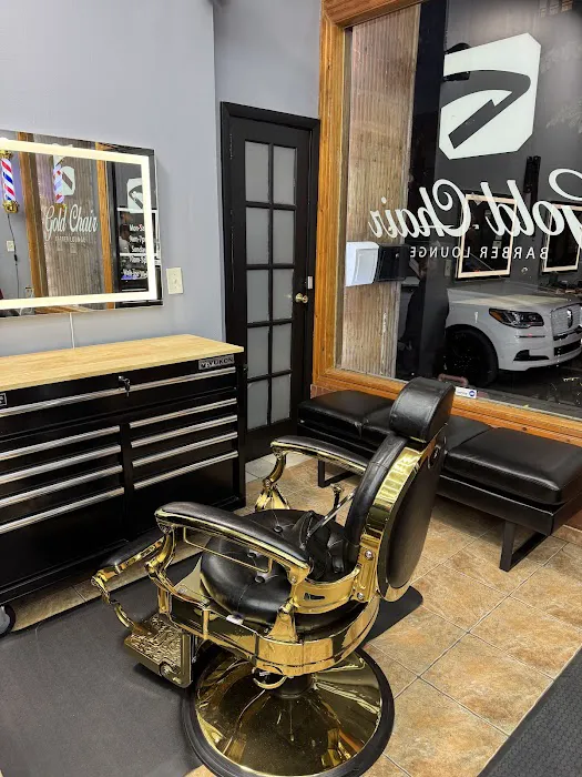 Gold Chair Barber Lounge. Picture 4
