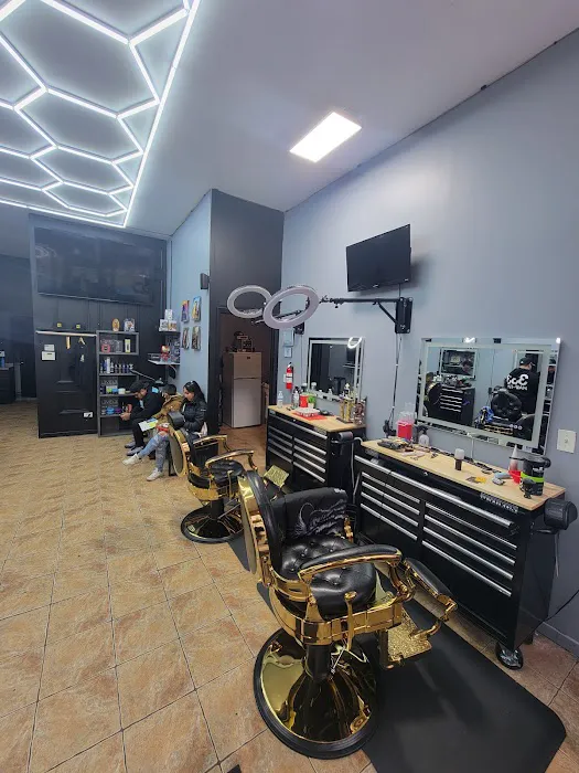 Gold Chair Barber Lounge. Picture 7
