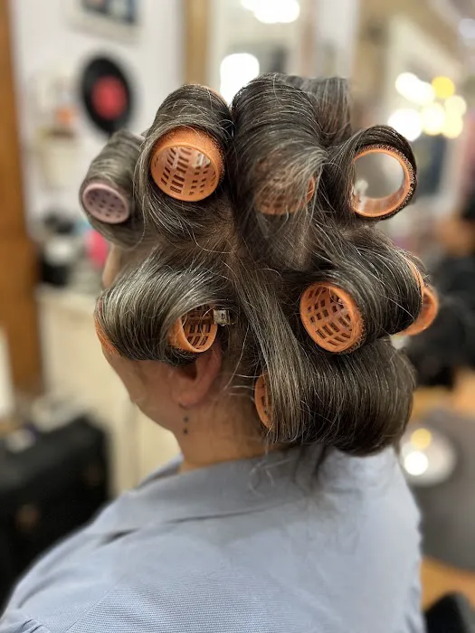 707 Hair Studios Picture 7