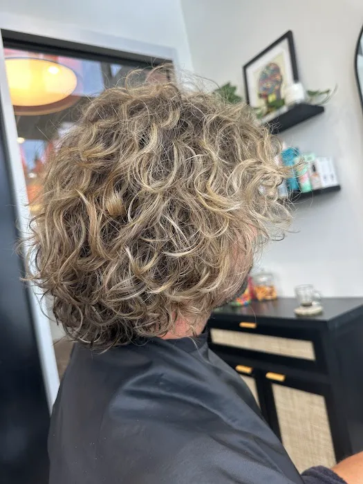 Studio One Hair Salon Picture 5