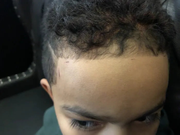 His & Hers Barber and Beauty Salon Picture 2