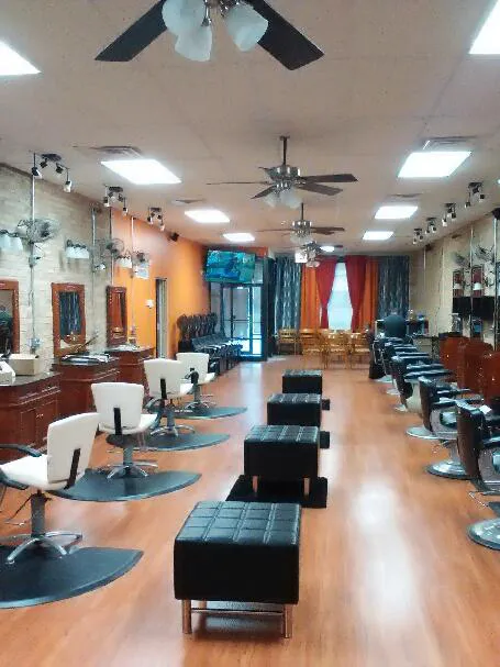 His & Hers Barber and Beauty Salon Picture 4