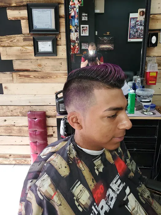 Giovanni's Barber Shop Picture 2