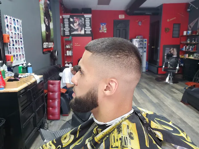 Giovanni's Barber Shop Picture 3