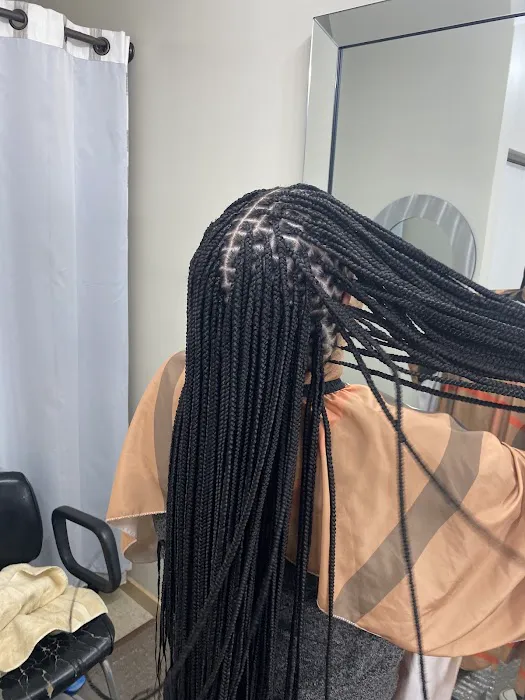 Djehamie Hair Braiding Picture 10