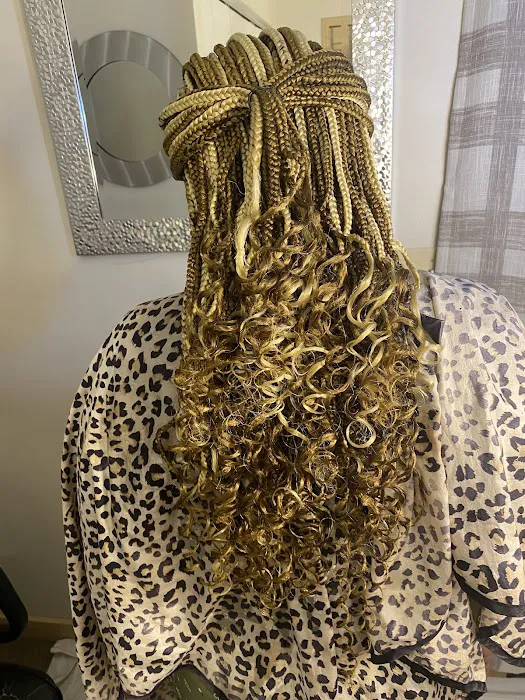 Djehamie Hair Braiding Picture 4