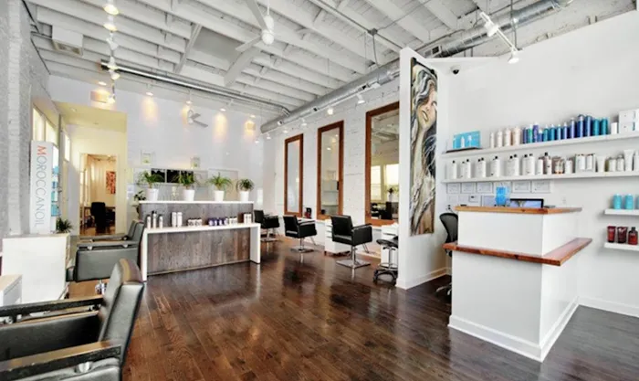 Lincoln Park Hair Salon Picture 1
