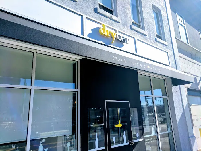 Drybar - Lincoln Park Picture 3