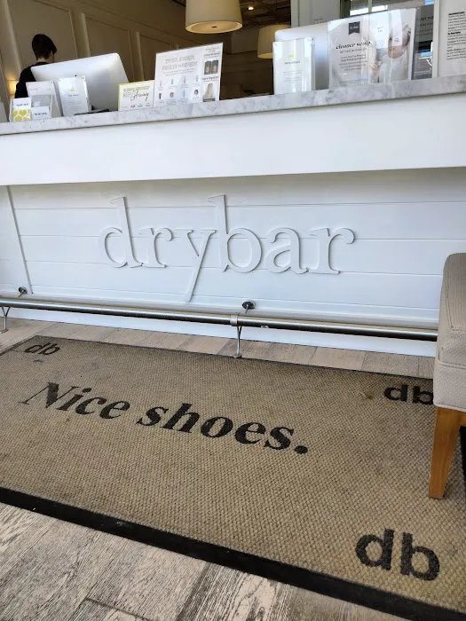 Drybar - Lincoln Park Picture 2