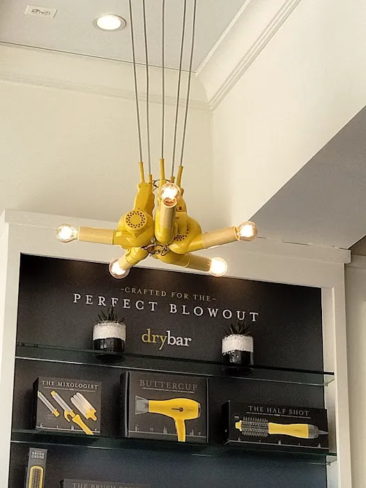 Drybar - Lincoln Park Picture 4