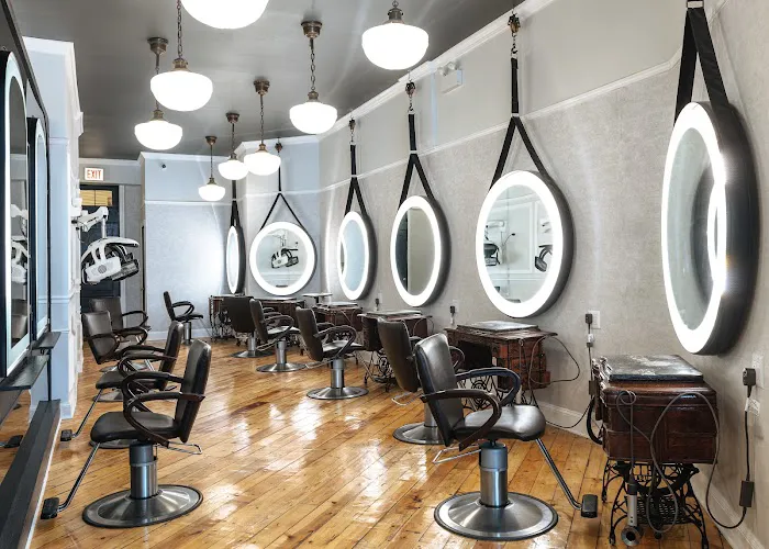 a.salon Lincoln Park Picture 4