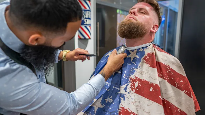 Jonlegendhands Barbershop Picture 2