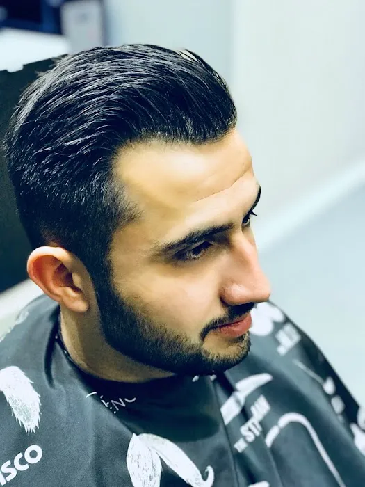 Modern Gentlemen Salon Picture 9
