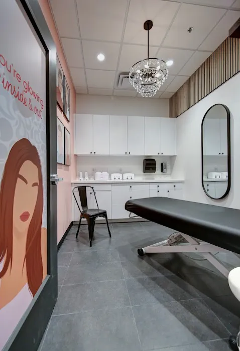 Hello Sugar | Wicker Park - Brazilian Wax & Sugar Salon Picture 2