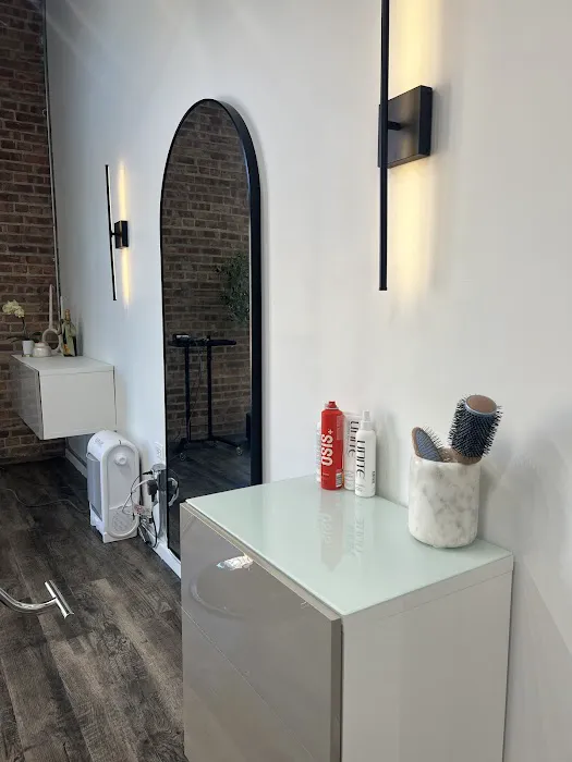 Salon Mane Picture 1