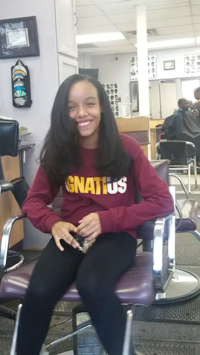 Ray-Zors Edge Salon Picture 1