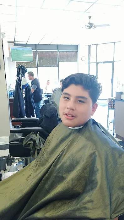 Victor's Barber Shop & Beauty Salon Picture 5