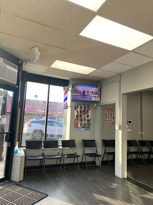 Cesar Barber Shop & Beauty Salon Picture 10