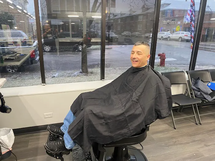 Cesar Barber Shop & Beauty Salon Picture 6