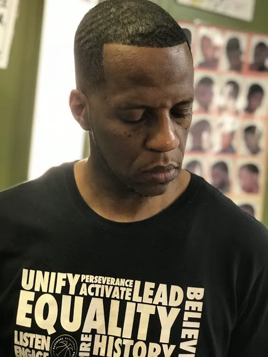 Mike's Barber Shop Picture 5
