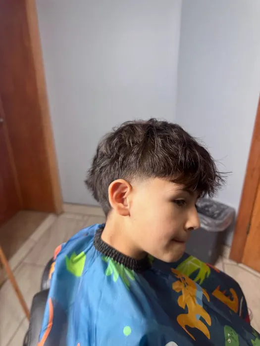 Luis Barbershop Picture 3