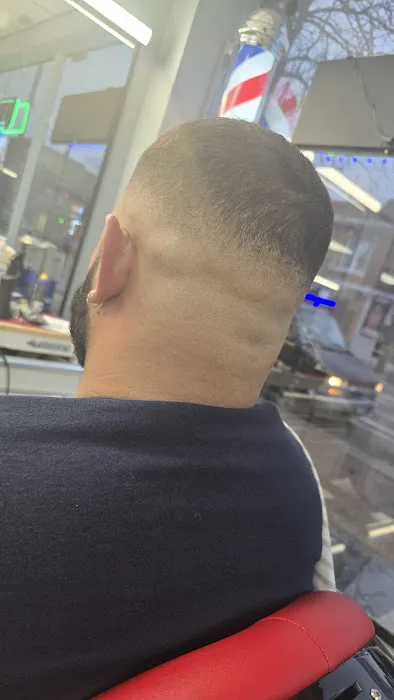 GUATEMALA'S BARBER SHOP Picture 8