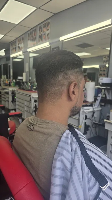 GUATEMALA'S BARBER SHOP Picture 5