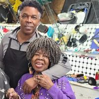 Headlines Barber Shop ico
