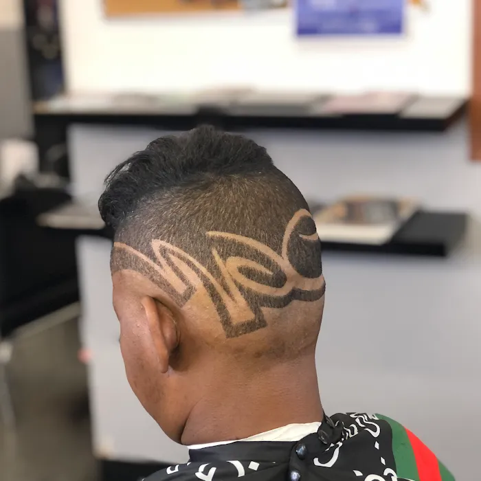 Adams Barber Shop Picture 5