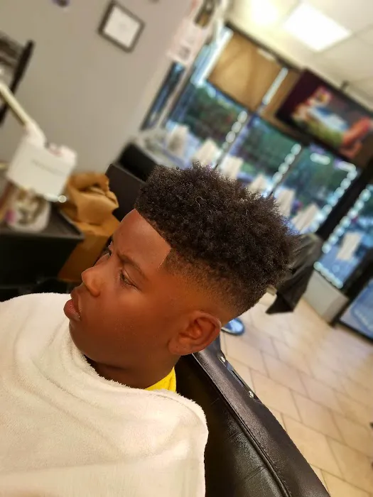 Raze Up Grooming Lounge Picture 3