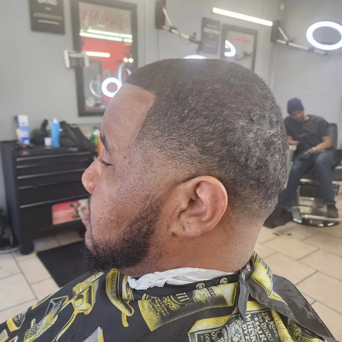 Raze Up Grooming Lounge Picture 10
