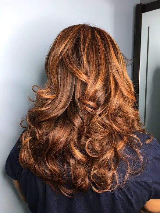 Natural Born Salon Picture 10