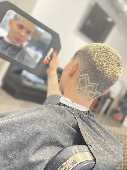 MASTERCRAFT BARBER SHOP Picture 10