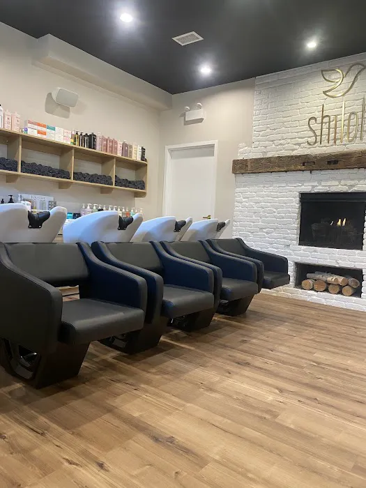 Salon Shiloh Picture 3