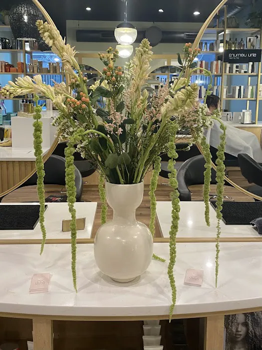 Salon Shiloh Picture 7