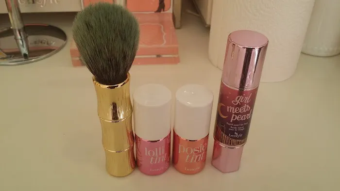 Benefit Cosmetics Boutique & BrowBar Picture 7