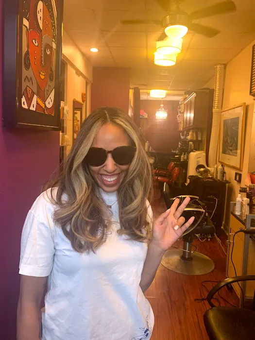EssenceVIP Hair Designers Picture 7