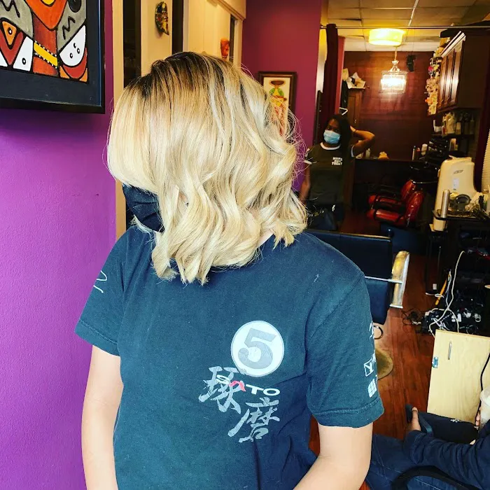 EssenceVIP Hair Designers Picture 4