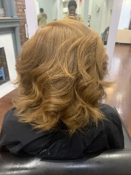 Curl Kitchen Salon Picture 9