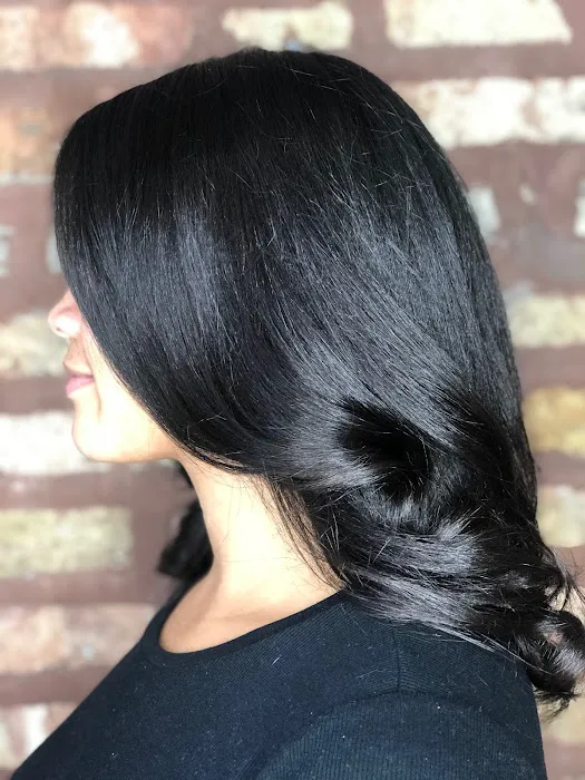 Curl Kitchen Salon Picture 5