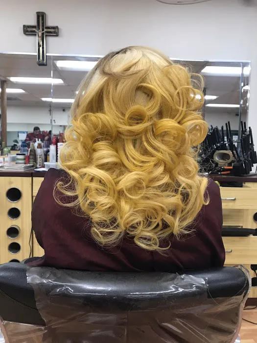 Mena's Hair Design Picture 3