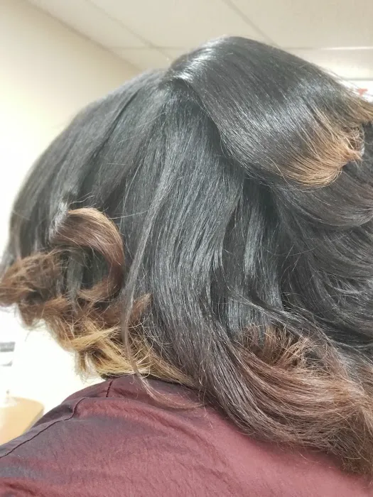 Mena's Hair Design Picture 4