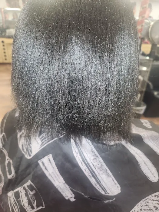 Mena's Hair Design Picture 9