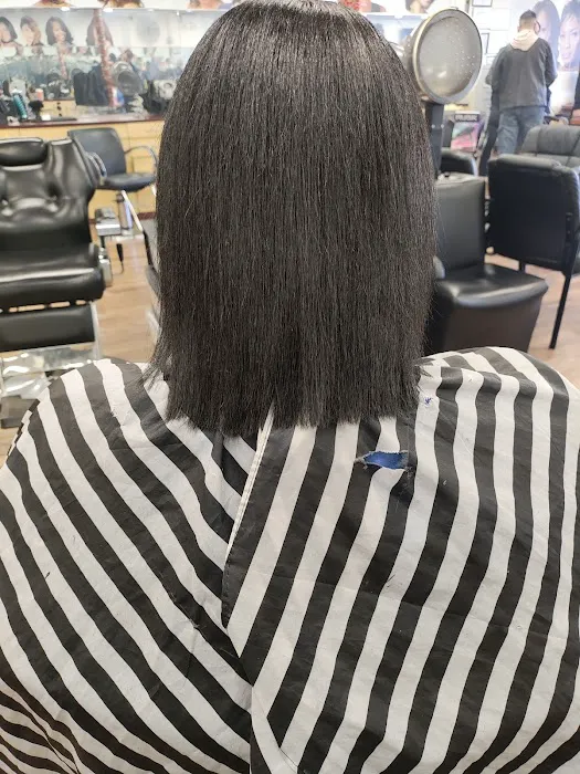 Mena's Hair Design Picture 5